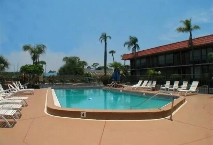 酒店 Tarpon Shores Inn