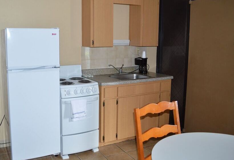 호텔 Tarpon Shores Inn