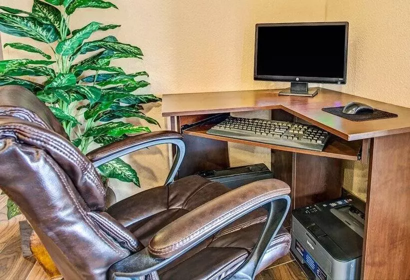 מוטל American Inn & Suites Metro Airport