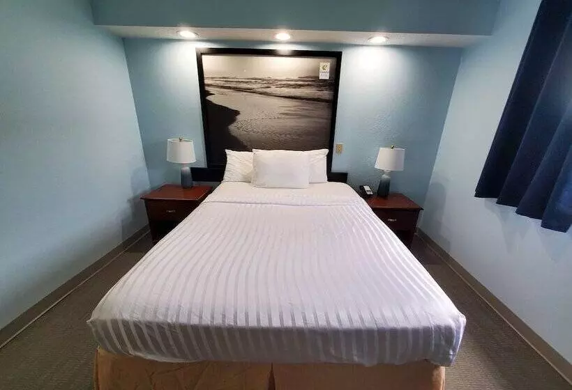 מוטל Coastal Inn & Suites