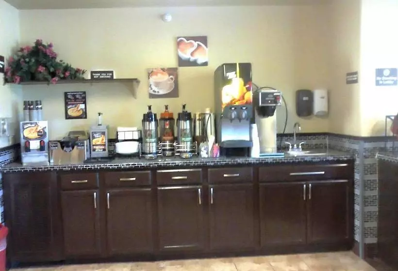 モーテル Colstrip Inn & Suites