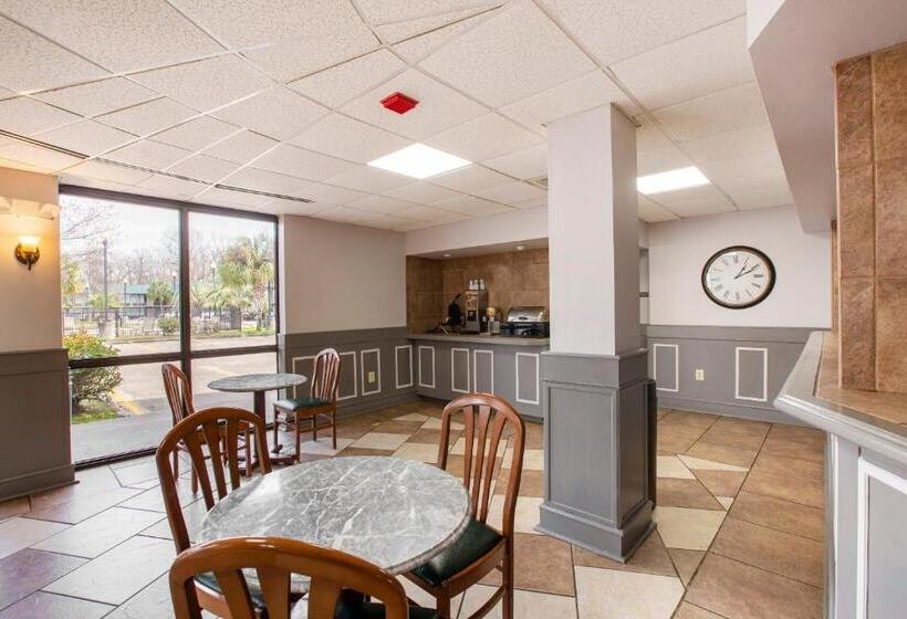 汽车旅馆  OYO Hotel Port Allen LA I-10 West