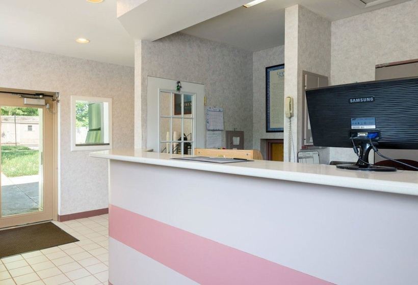 מוטל Rodeway Inn