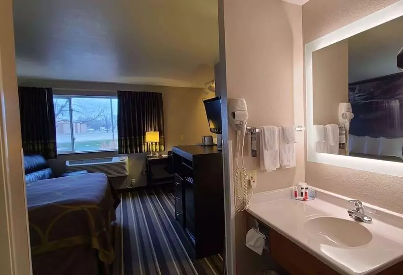 مُتل Super 8 By Wyndham Brookings