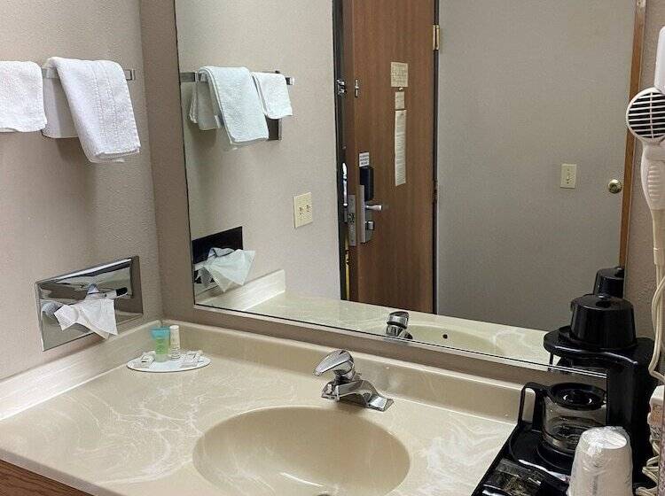 Motel Super 8 By Wyndham Charles City