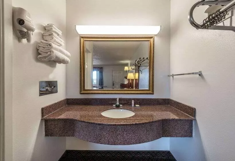 모텔 Super 8 By Wyndham Eastland