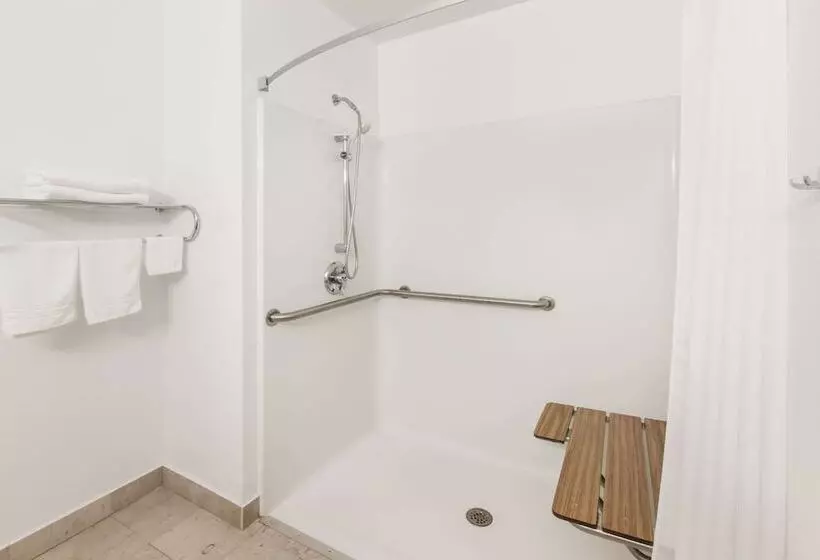 فندق على الطريق Super 8 By Wyndham Ionia Mi