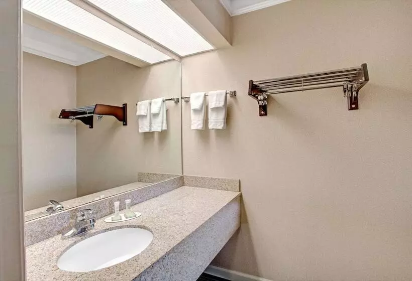 فندق على الطريق Super 8 By Wyndham Knoxville East