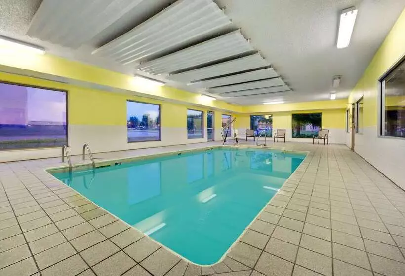 モーテル Super 8 By Wyndham Kokomo