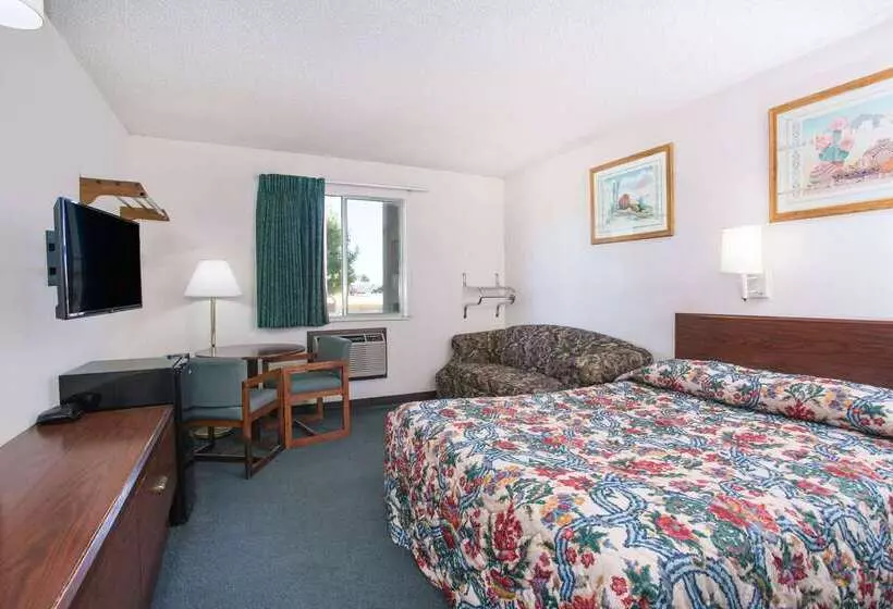 Мотель Super 8 By Wyndham Limon