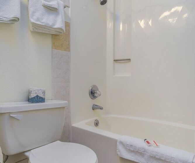 汽车旅馆  Super 8 By Wyndham Limon