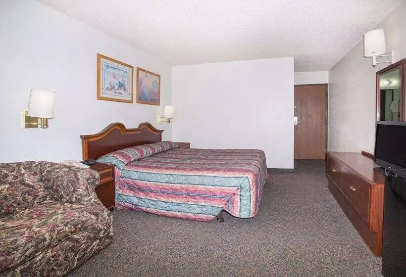 Мотель Super 8 By Wyndham Limon