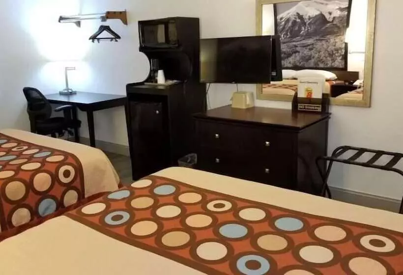 Мотель Super 8 By Wyndham Limon