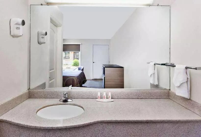 فندق على الطريق Super 8 By Wyndham Ringgold Chattanooga Area