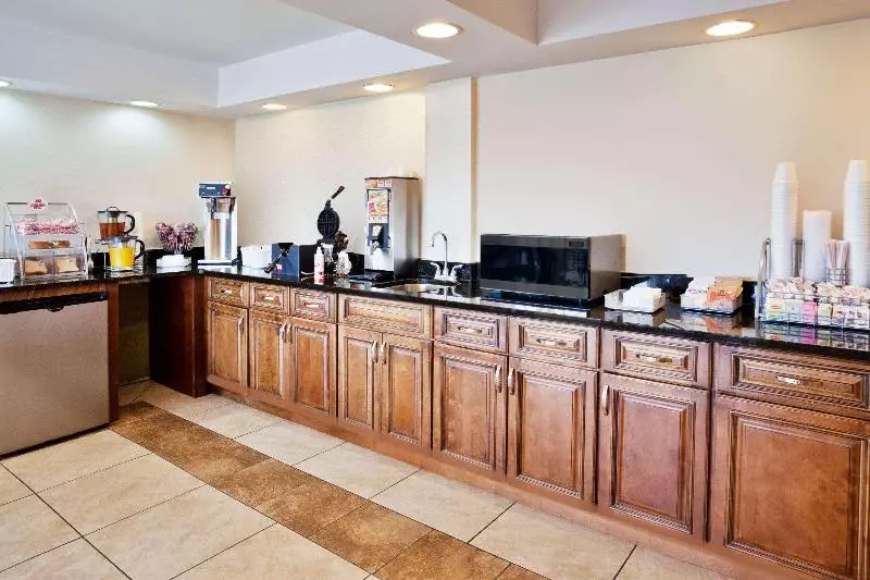 فندق على الطريق Super 8 By Wyndham Ringgold Chattanooga Area