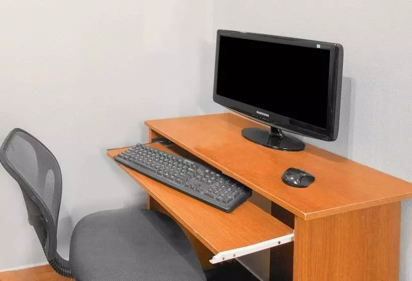 مُتل Super 8 By Wyndham Sioux City/morningside Area