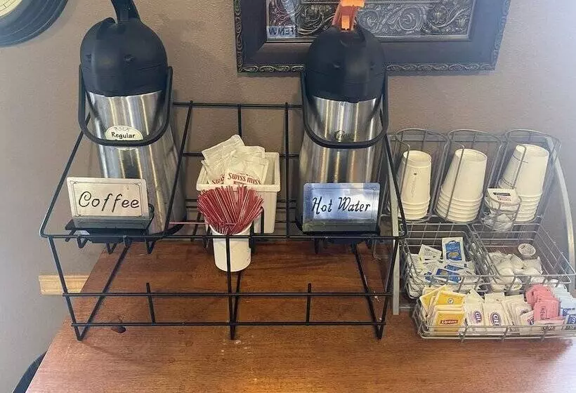 모텔 Baranof Lodge