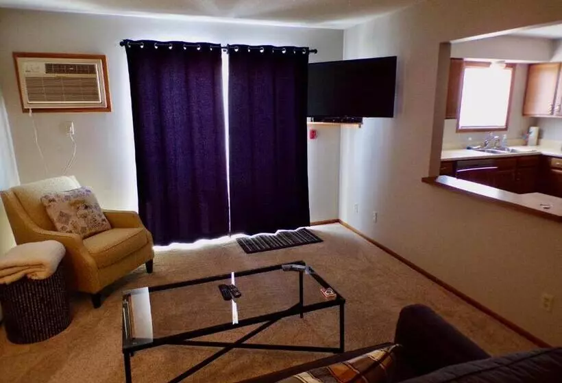 فندق على الطريق The Washburn Inn