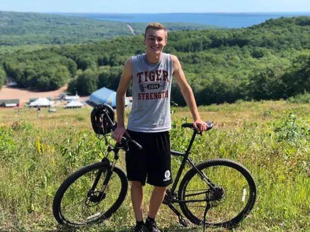 فندق على الطريق The Washburn Inn