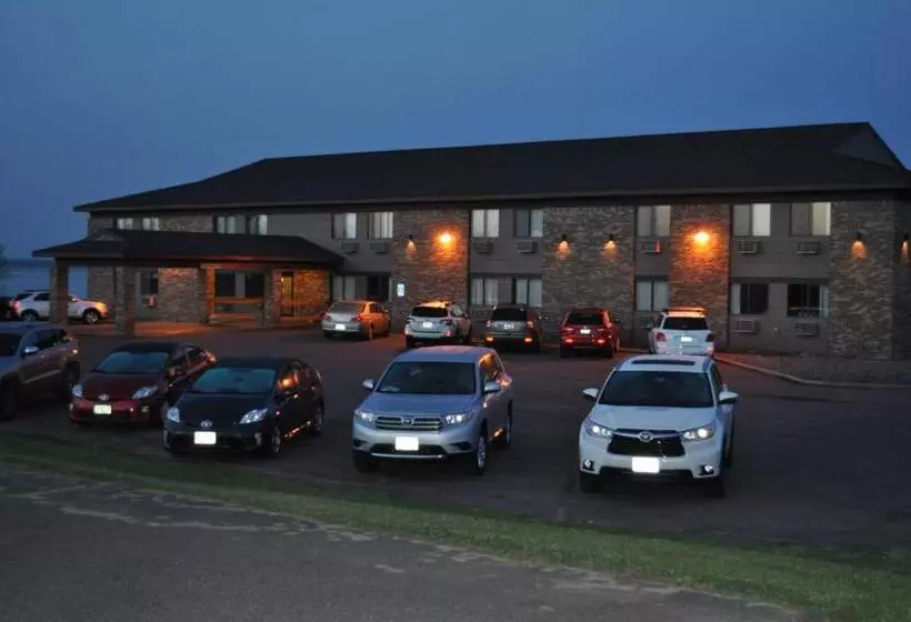 فندق على الطريق The Washburn Inn