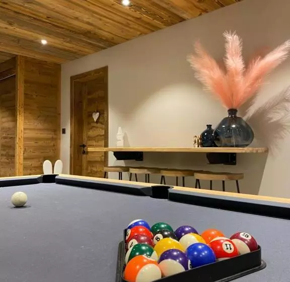 تختخواب و صبحانه Les Mazots Des Fées