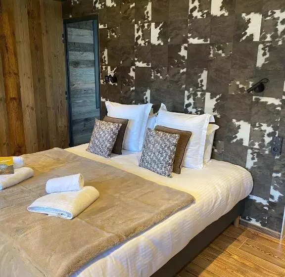 تختخواب و صبحانه Les Mazots Des Fées