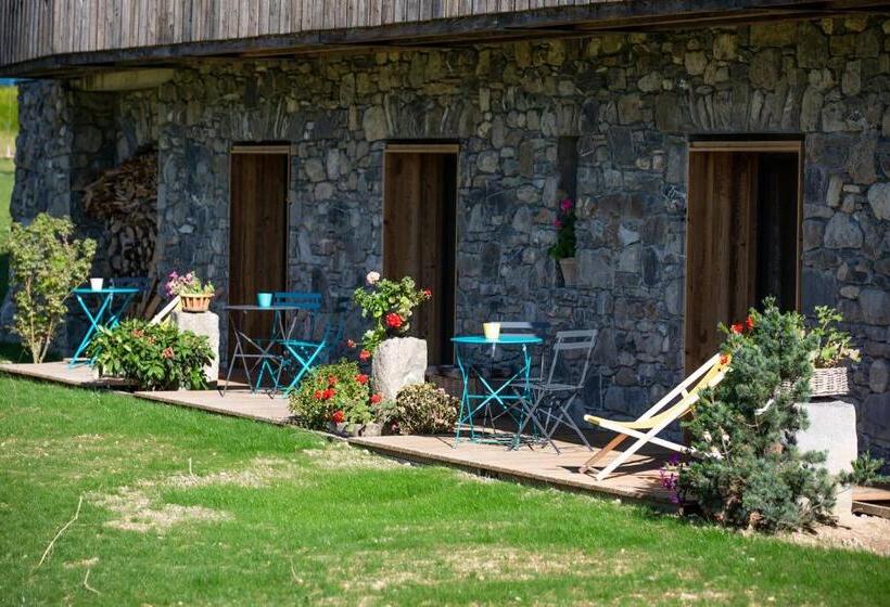 تختخواب و صبحانه Les Mazots Des Fées