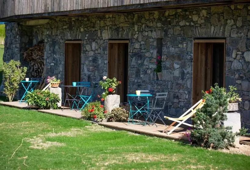 تختخواب و صبحانه Les Mazots Des Fées