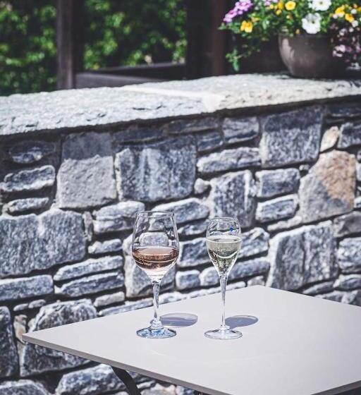 تختخواب و صبحانه Les Mazots Des Fées