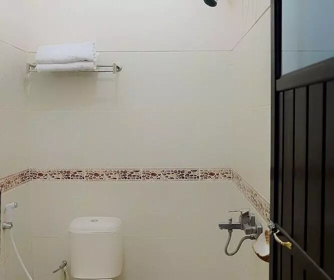 Assyifa Hotel By Oyo Rooms