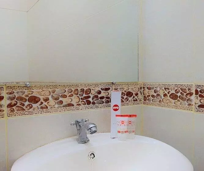 Assyifa Hotel By Oyo Rooms