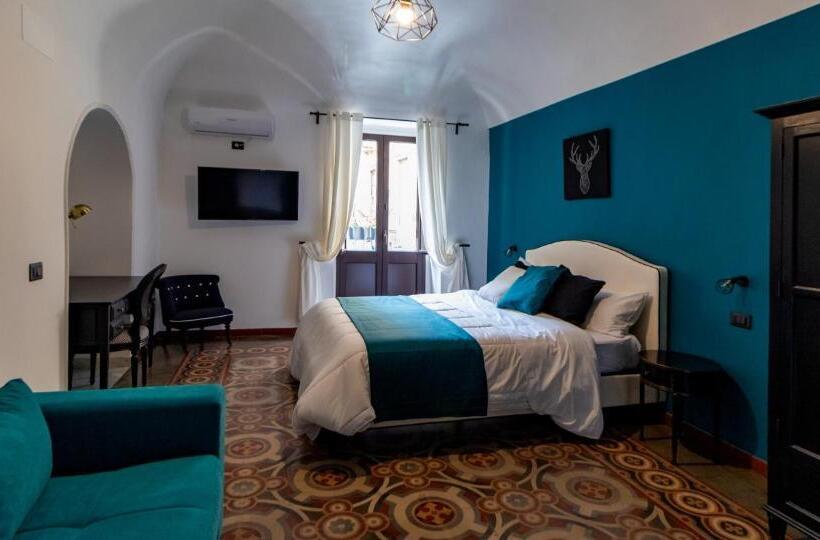 تختخواب و صبحانه Siculis