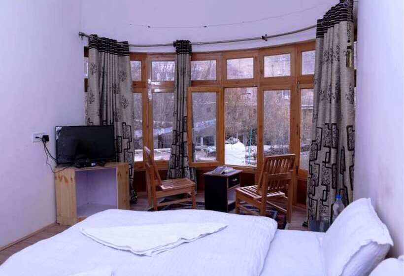 צימר Ladakh Orchard House