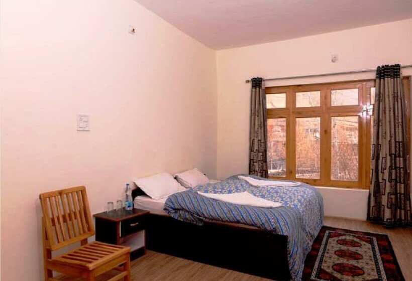 צימר Ladakh Orchard House