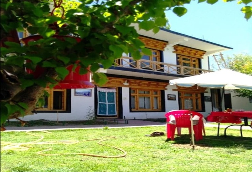 צימר Ladakh Orchard House