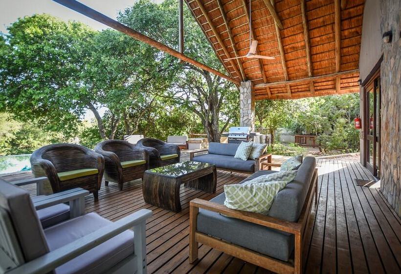 בית מלון כפרי Leopard's Lair Bush Lodge