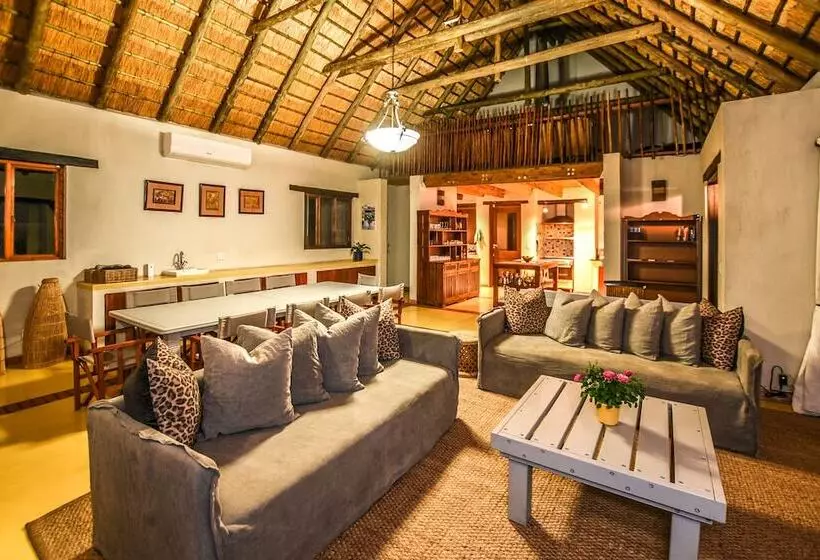 Hotelli Leopard's Lair Bush Lodge