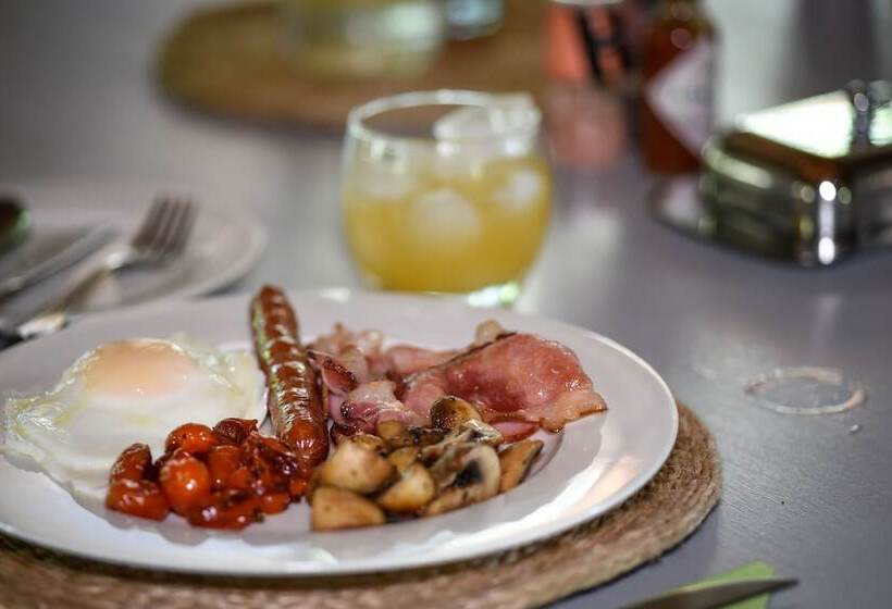 בית מלון כפרי Leopard's Lair Bush Lodge