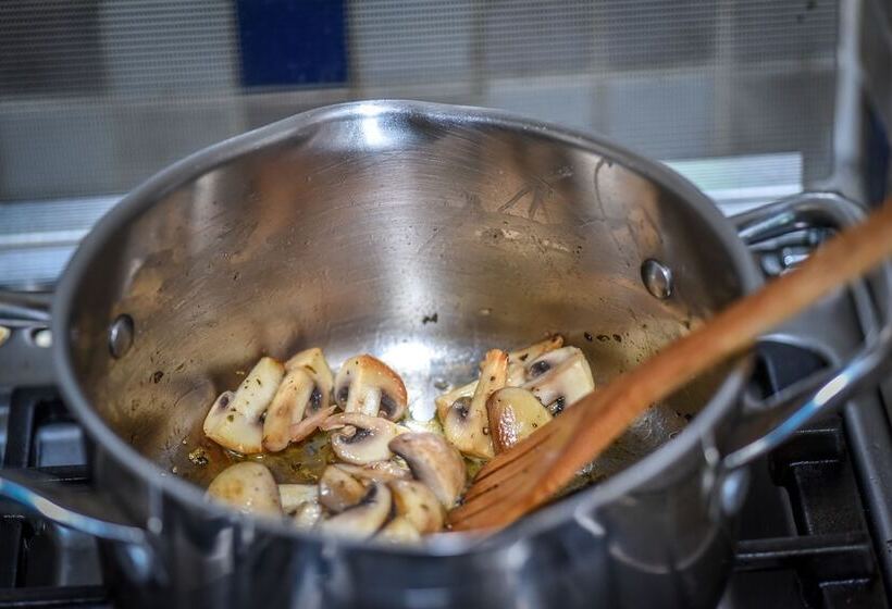 בית מלון כפרי Leopard's Lair Bush Lodge