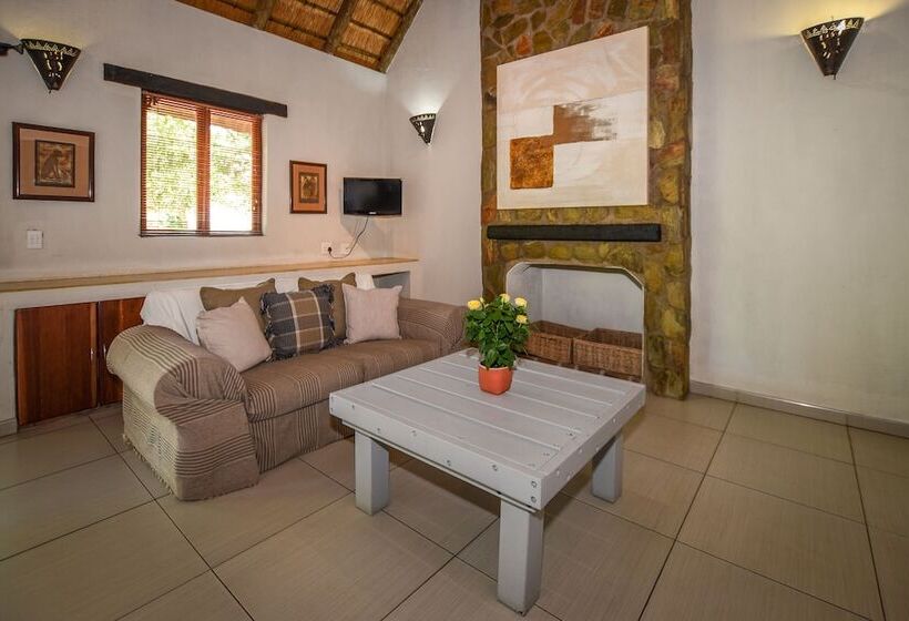 בית מלון כפרי Leopard's Lair Bush Lodge