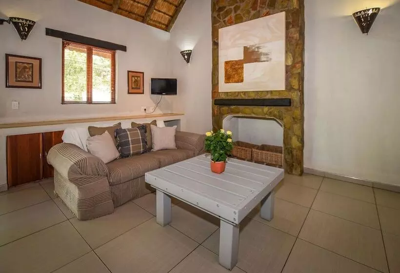 Hotelli Leopard's Lair Bush Lodge