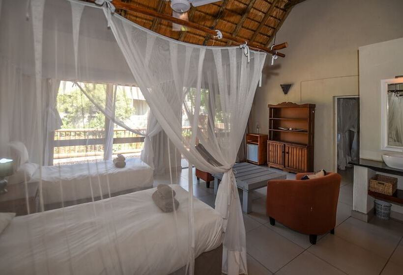 בית מלון כפרי Leopard's Lair Bush Lodge