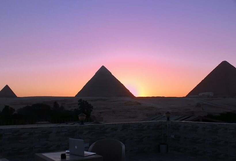 هتل Tut Pyramids View