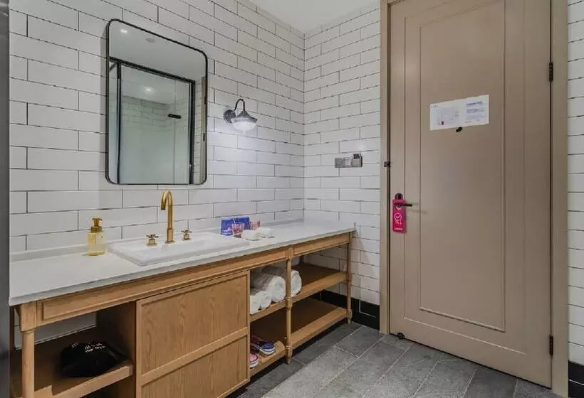 Manxin Hotel Qingdao Zhanqiao