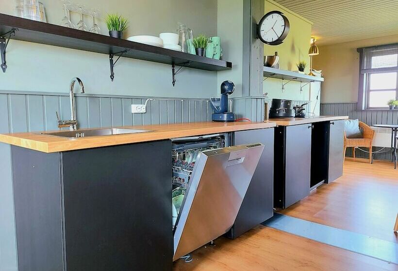 پانسیون Riverfront Lodge