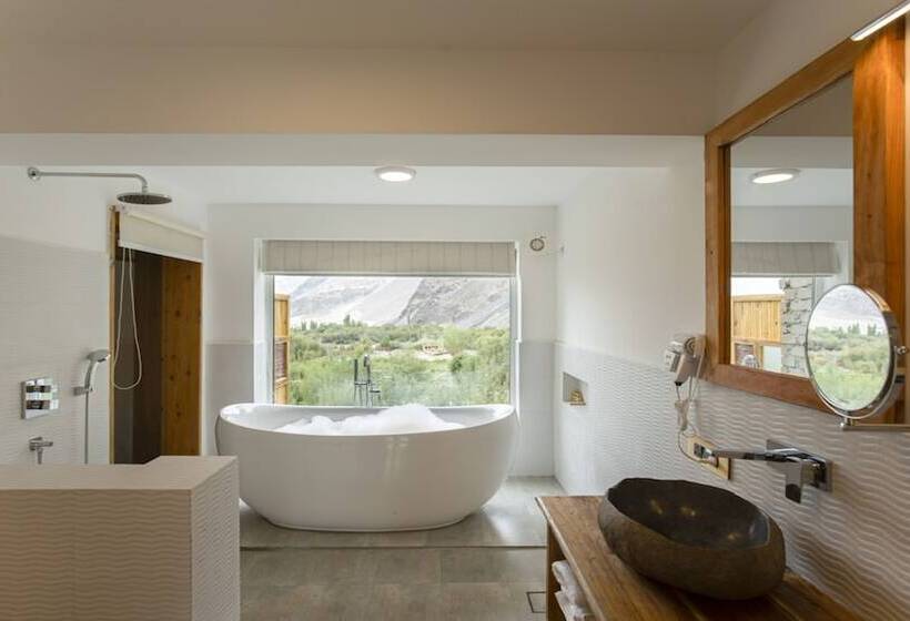 Stone Hedge Hotel Hunder