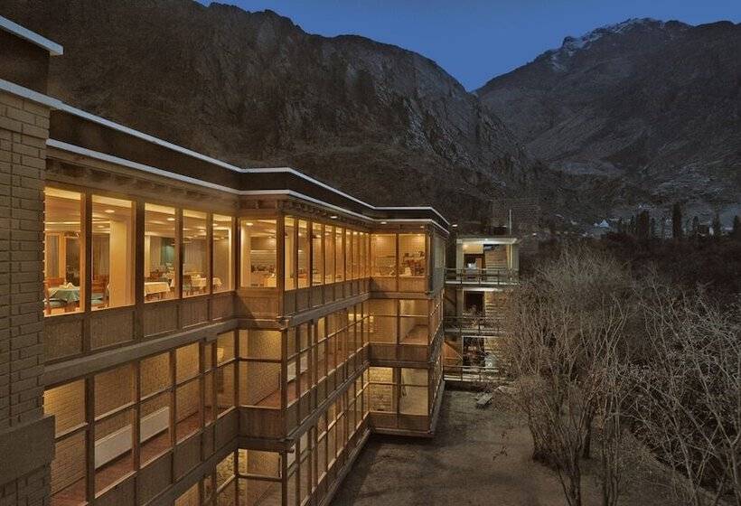 Stone Hedge Hotel Hunder