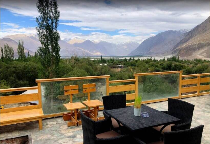 Stone Hedge Hotel Hunder