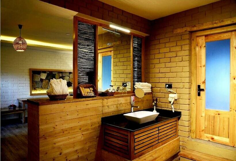 Stone Hedge Hotel Hunder