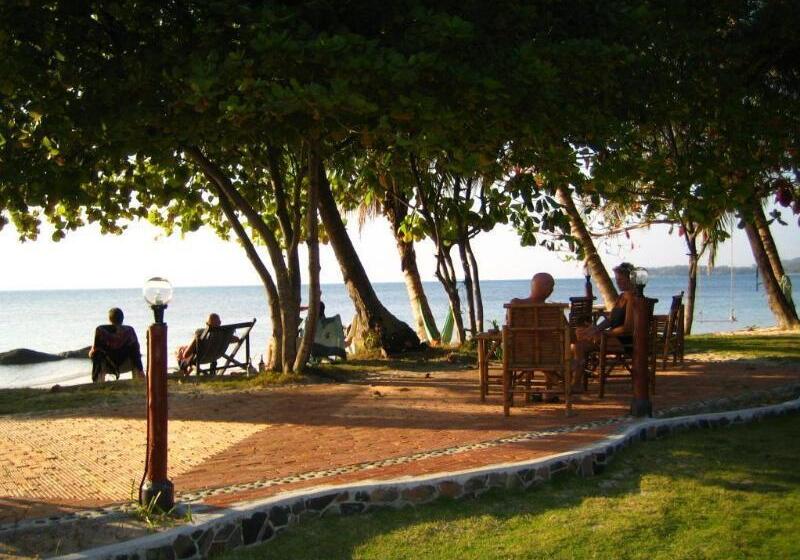 Hotelli Sea Scene Resort